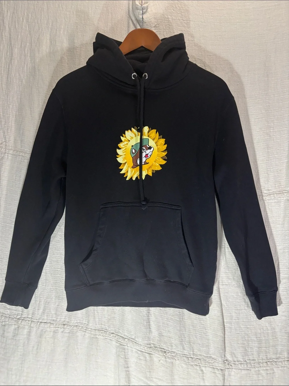 Buc-ee’s You Are My Sunshine Black Sunflower Graphic Hoodie Size S Like New